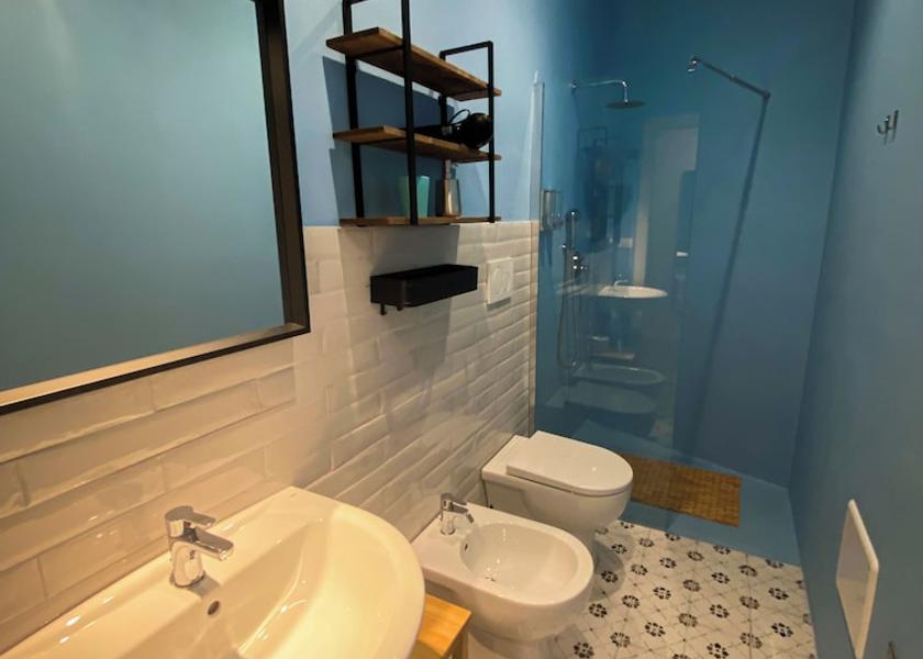 Puglia Crispiano Bathroom