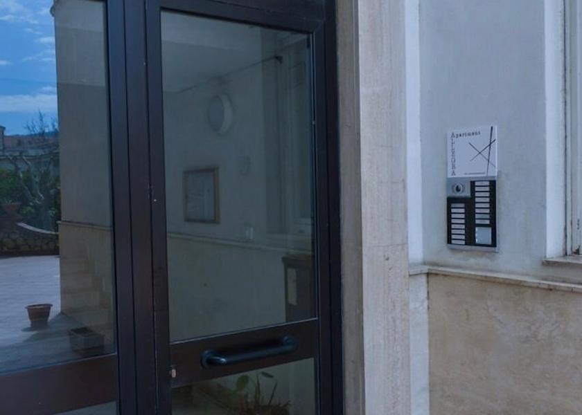 Campania Meta Exterior Detail