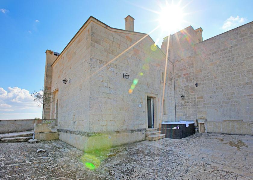 Puglia Villa Castelli Exterior Detail