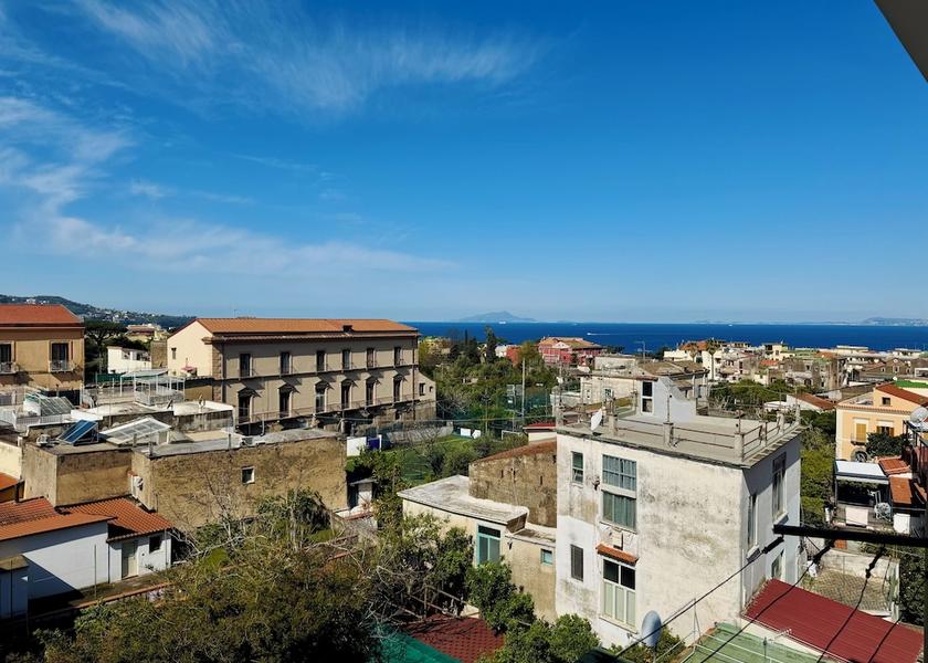 Campania Meta Water View