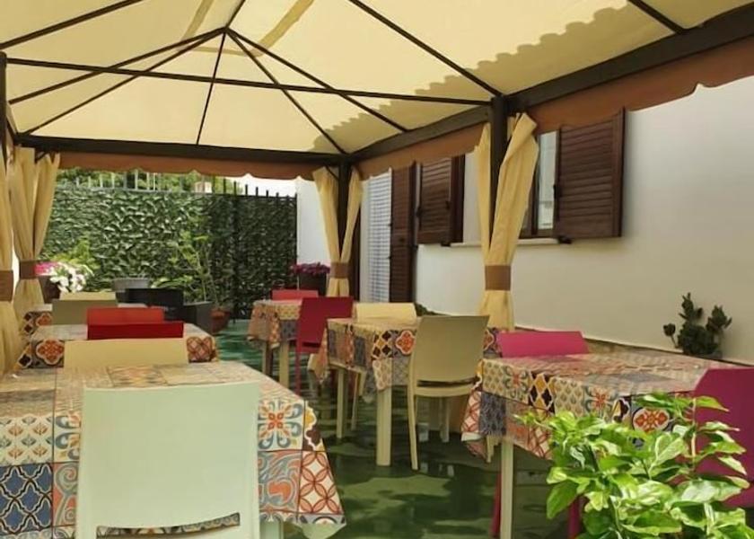 Sicily Castelvetrano Outdoor Dining