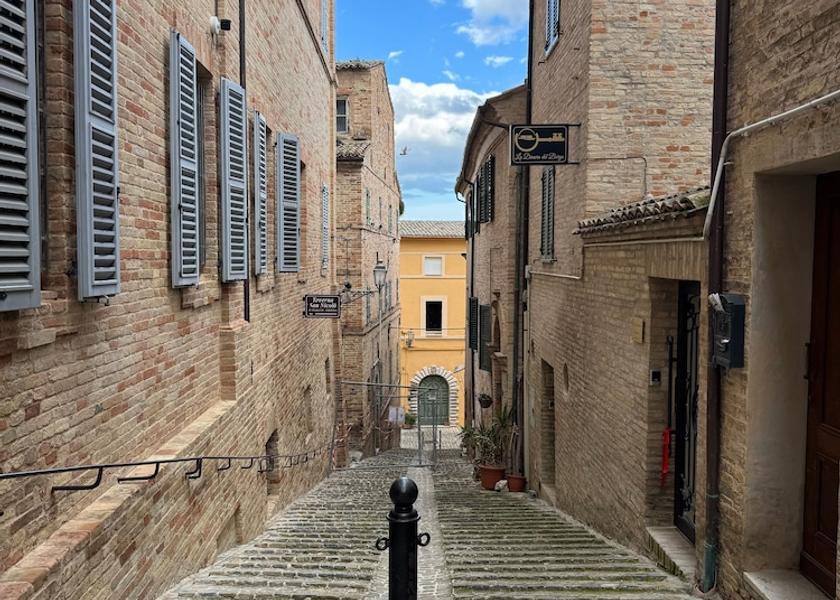 Marche Montecassiano Exterior Detail
