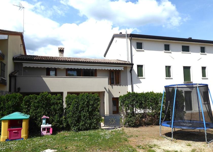 Veneto Castelcucco Facade