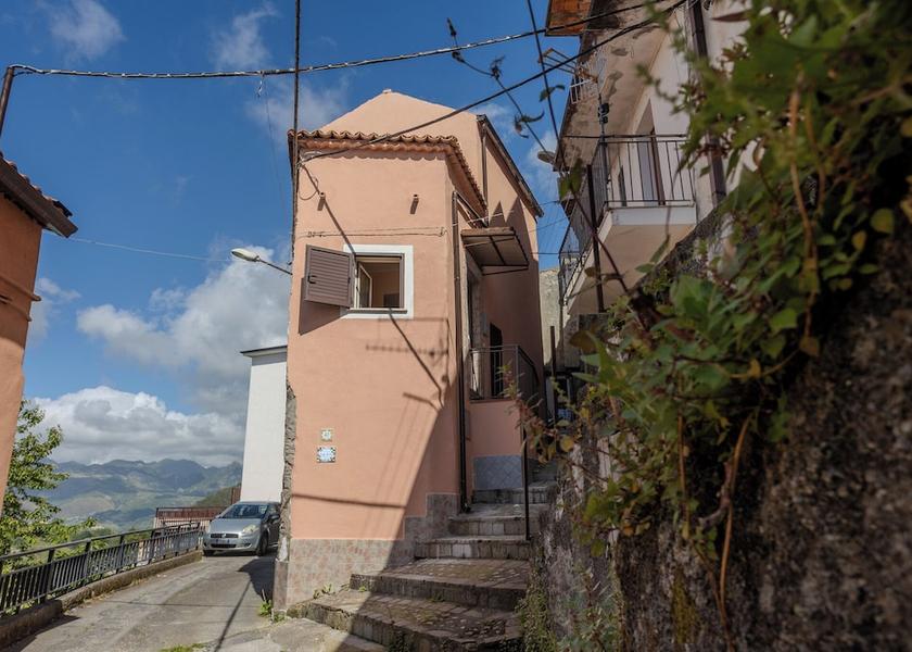 Calabria Grisolia Facade
