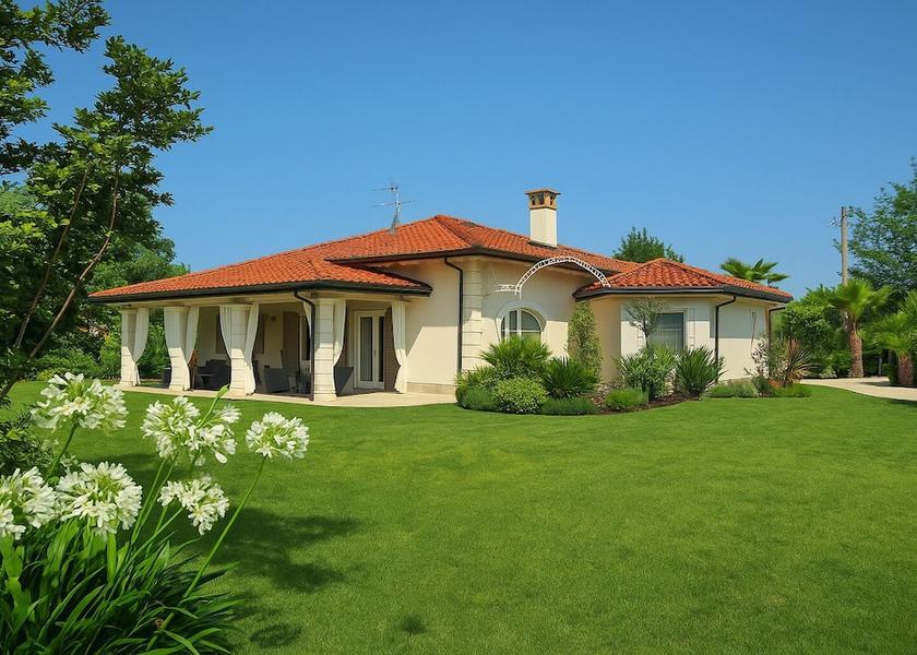 Tuscany Forte dei Marmi Exterior Detail