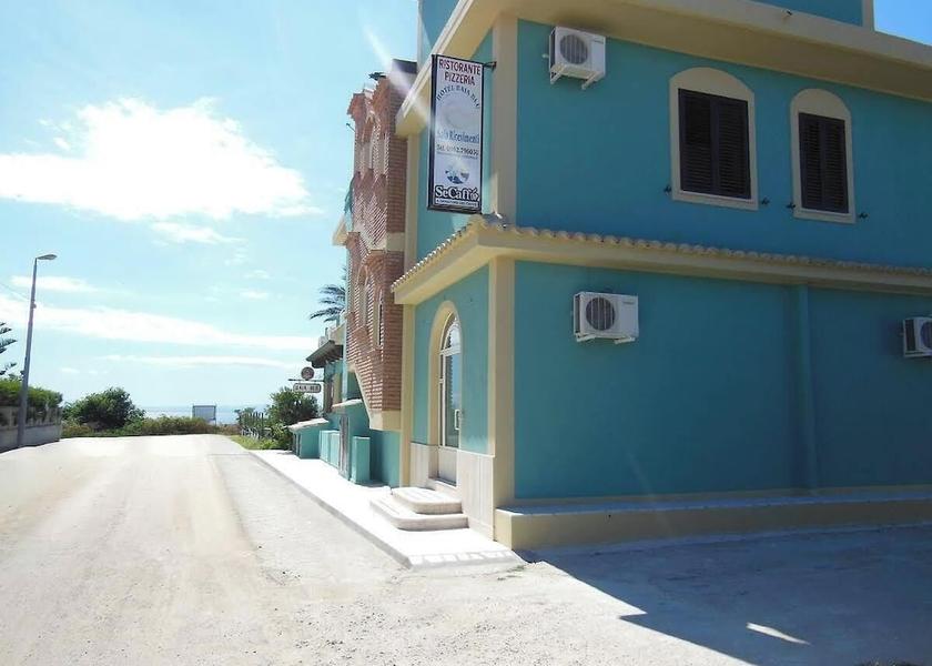 Calabria Isola di Capo Rizzuto Facade