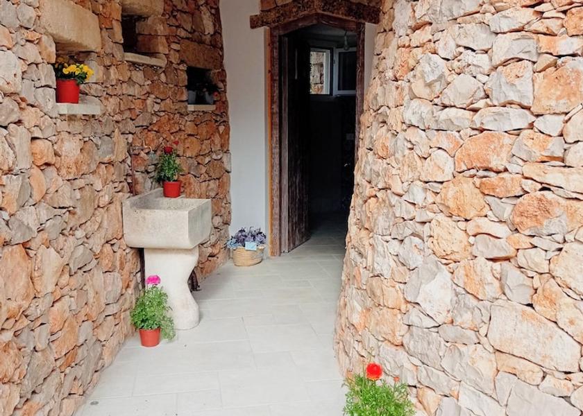 Puglia Alliste Exterior Detail