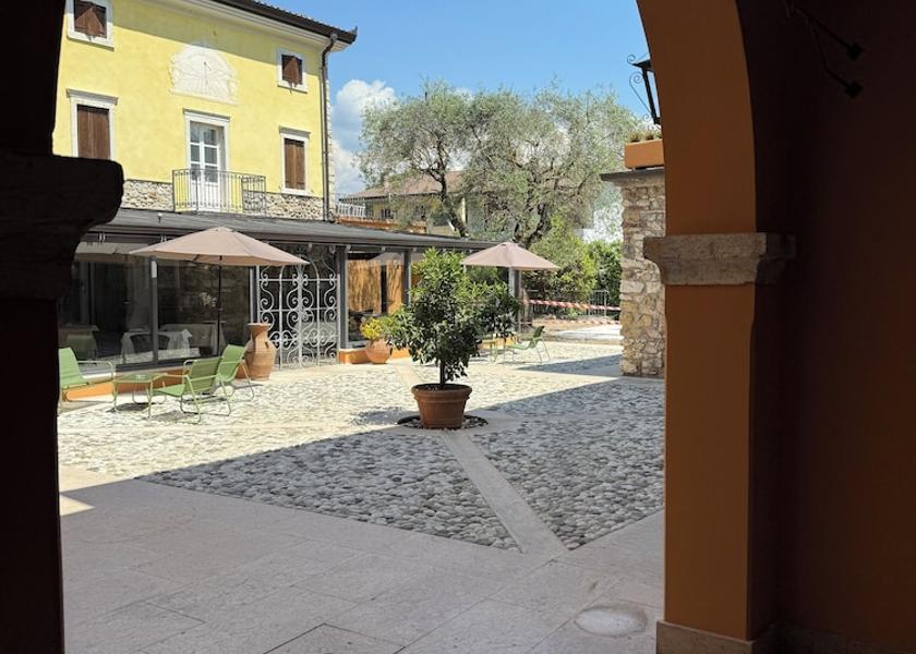 Veneto Affi Exterior Detail