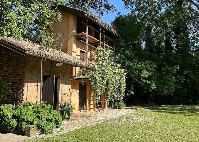 Veneto Portogruaro Exterior Detail