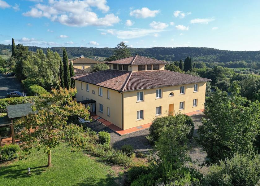 Tuscany Riparbella Facade