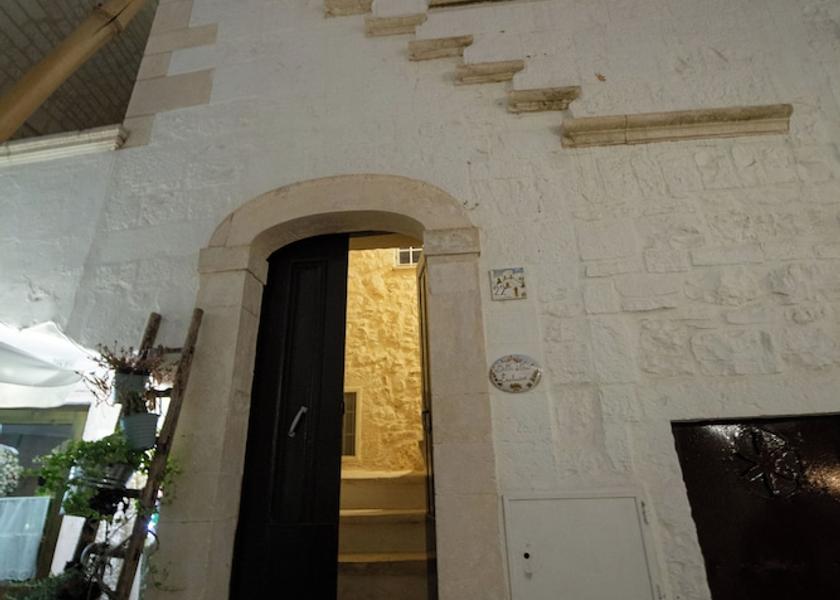Puglia Locorotondo Facade