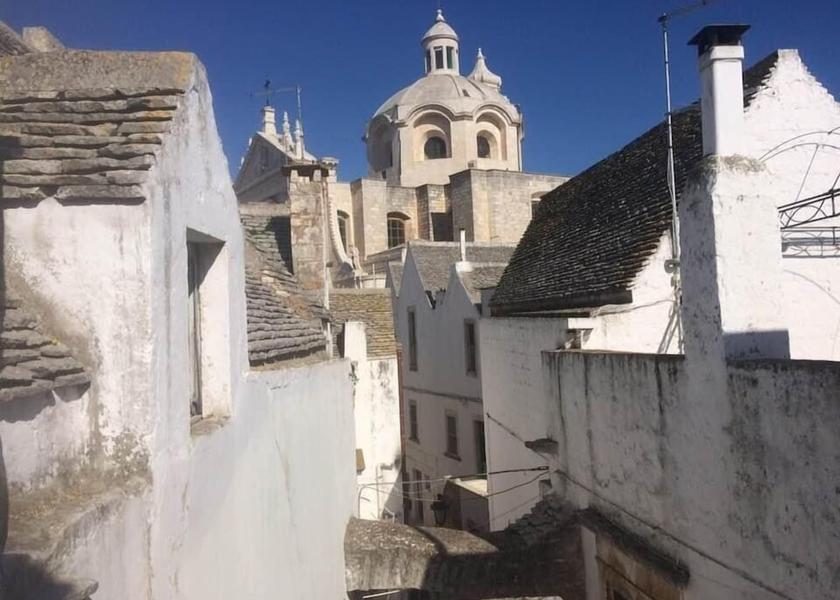 Puglia Locorotondo Facade