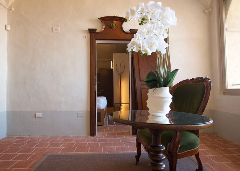 Piedmont Saluzzo Lobby