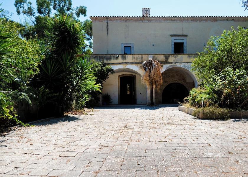 Puglia Giovinazzo Facade