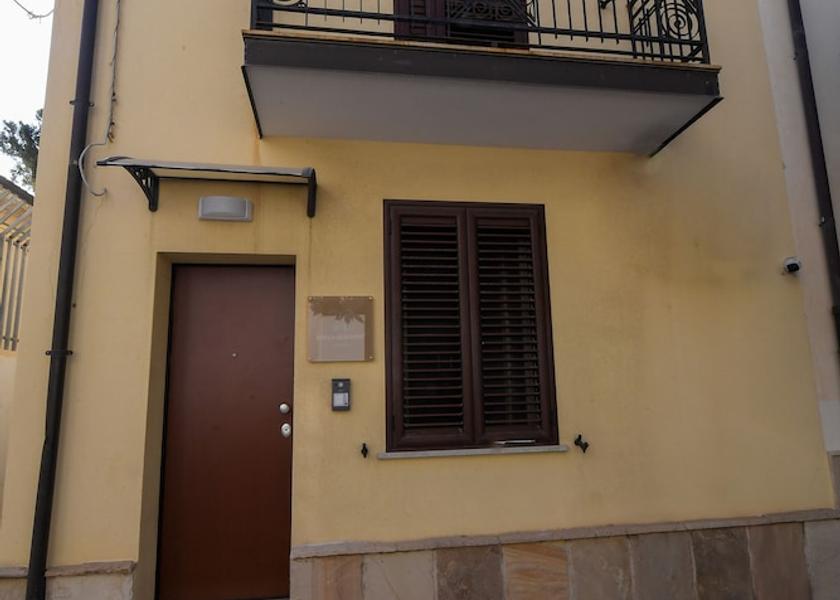 Calabria Scilla Facade