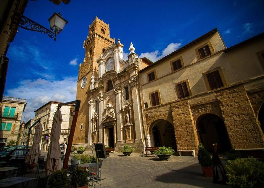 Tuscany Pitigliano Exterior