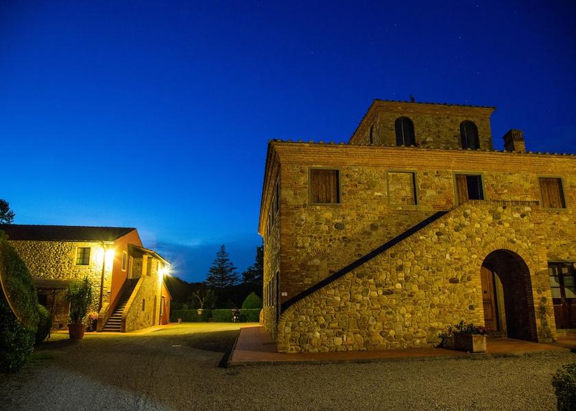 Tuscany Terricciola Front of property - evening/night