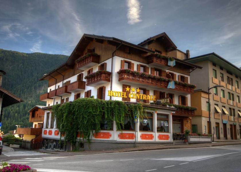 Veneto Auronzo di Cadore Exterior Detail