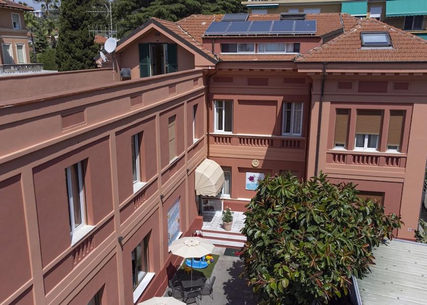 Liguria San Bartolomeo al Mare Front of property