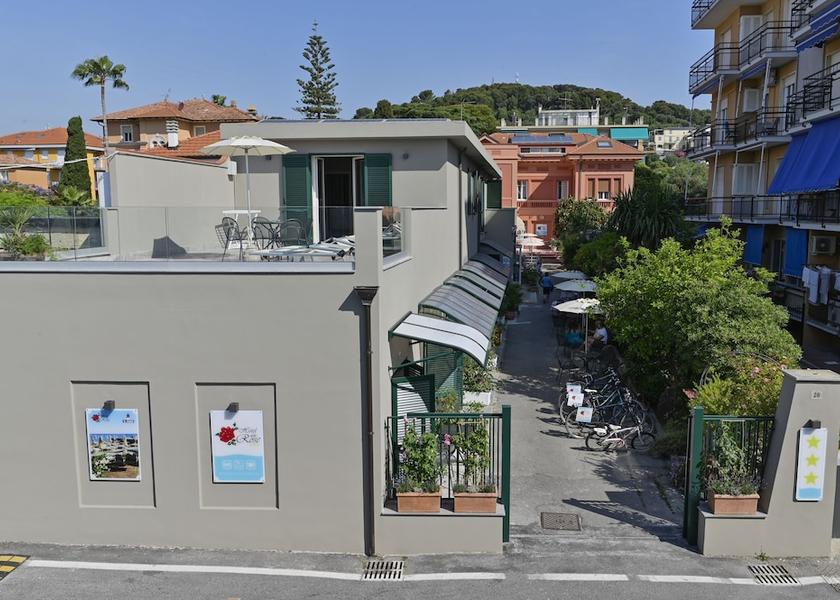 Liguria San Bartolomeo al Mare Front of property