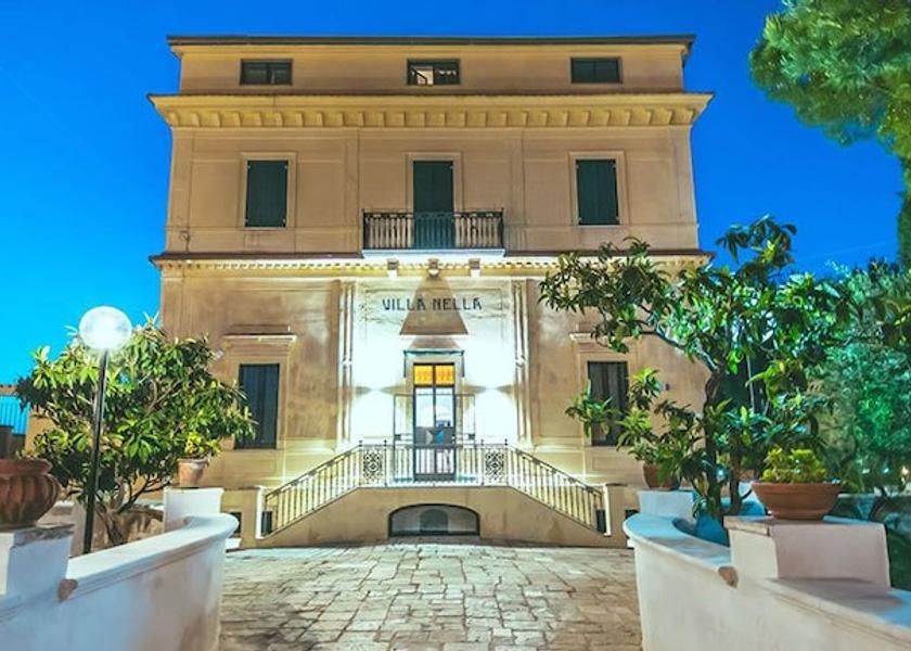 Puglia Sannicandro di Bari Facade