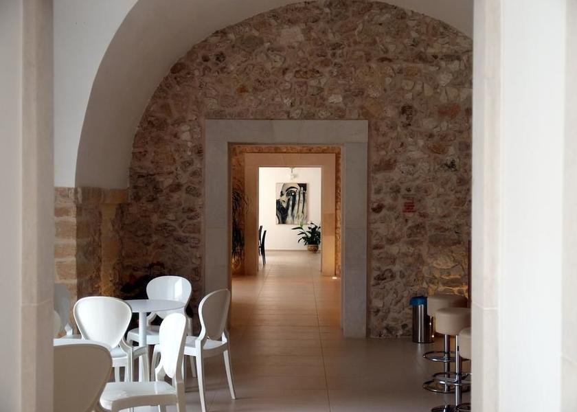 Sicily Vittoria Interior Entrance