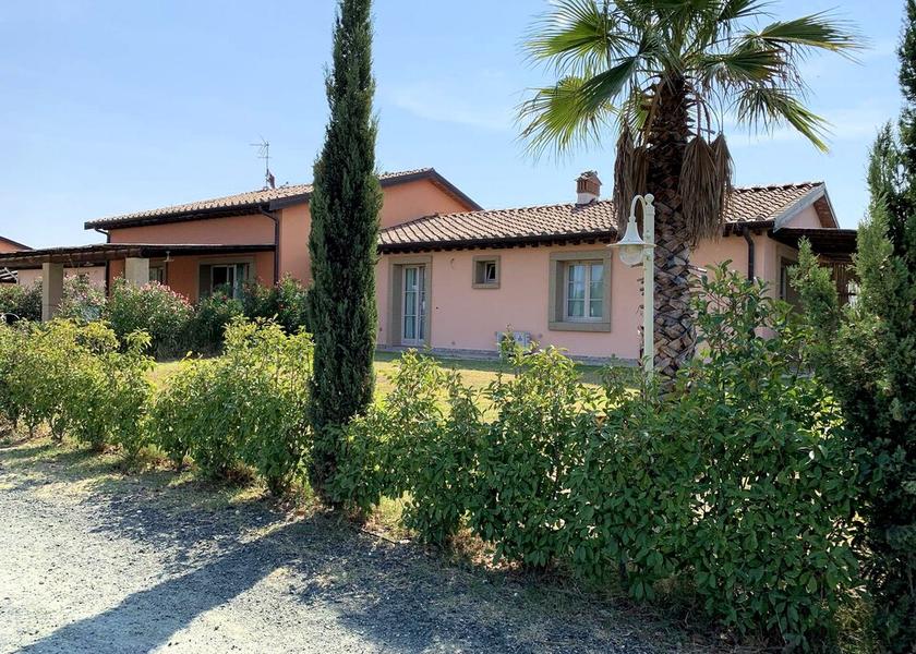 Tuscany Cecina Exterior Detail