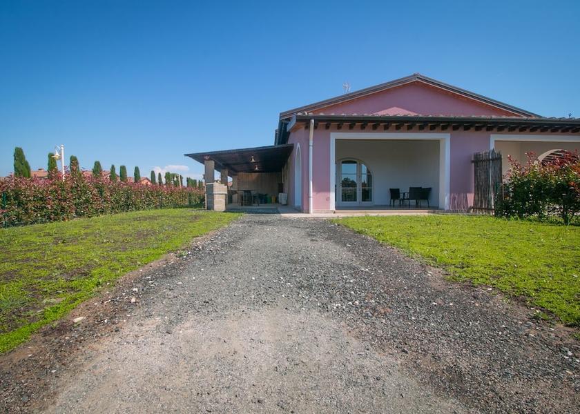 Tuscany Cecina Exterior Detail