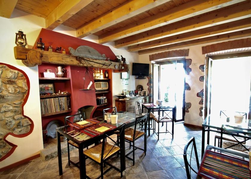 Lombardy Lezzeno Interior Entrance