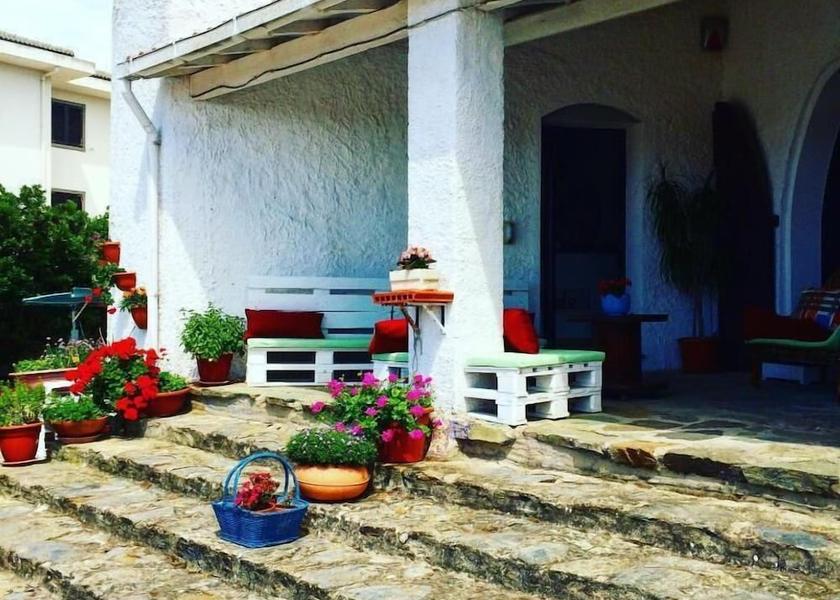 Sardinia Porto Torres Terrace/patio