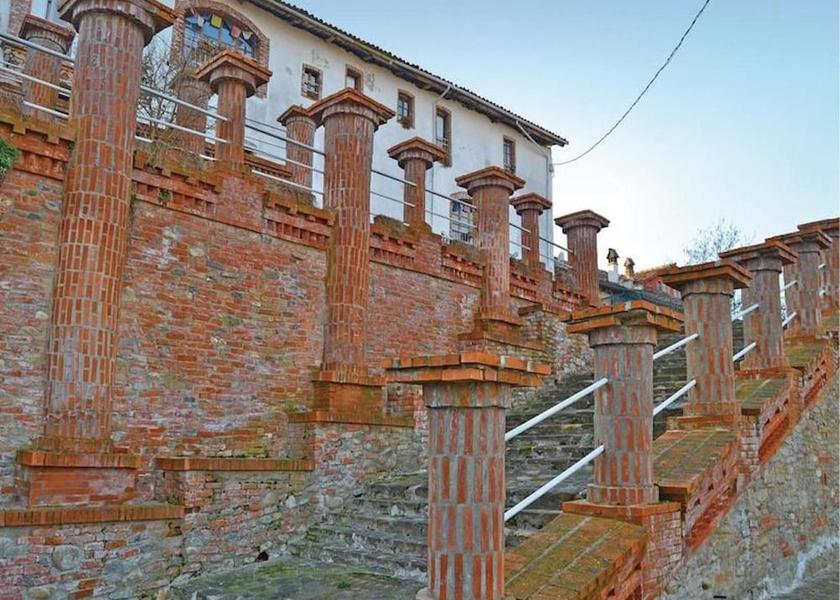 Piedmont Belvedere Langhe Entrance