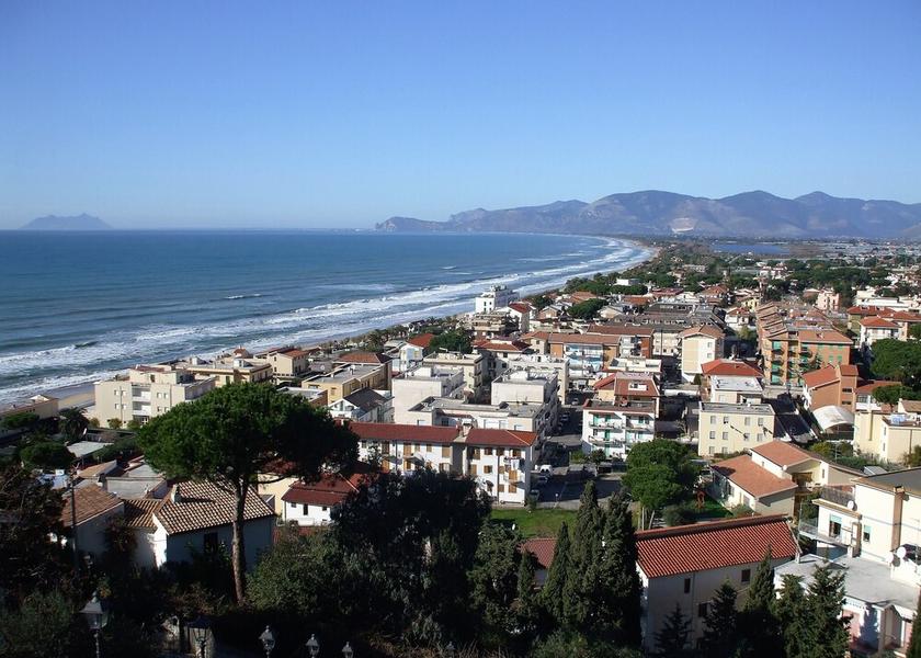 Lazio Itri Exterior Detail