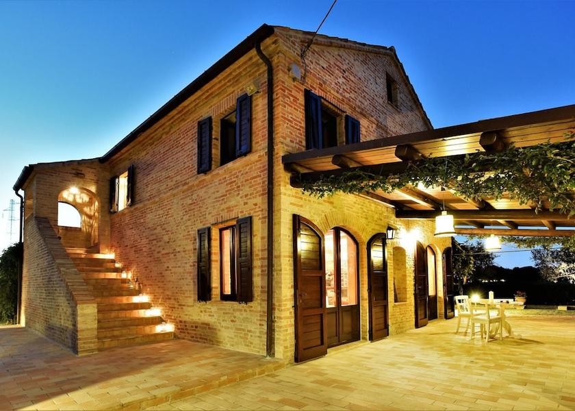 Marche Montecosaro Exterior Detail