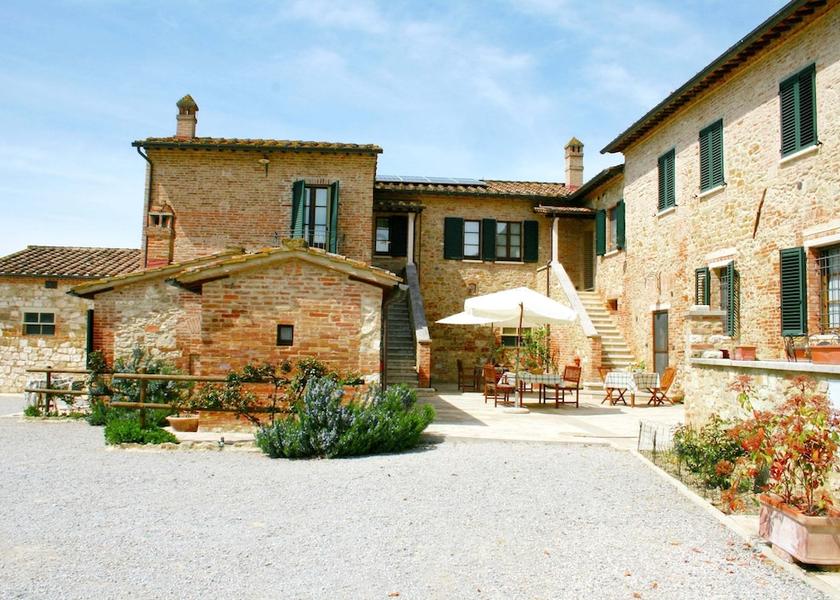 Tuscany Asciano Exterior Detail