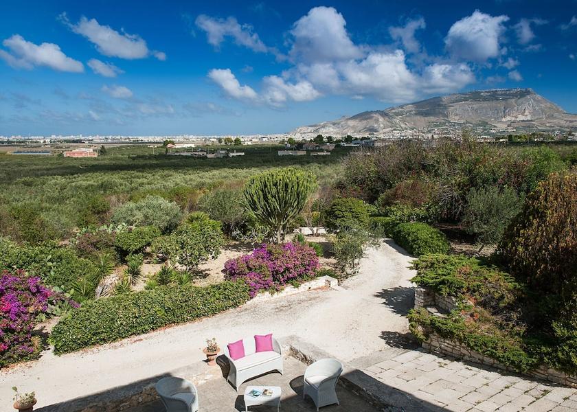 Sicily Paceco Exterior Detail