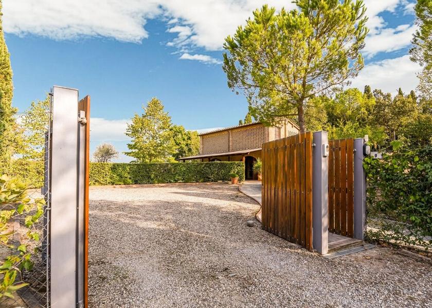 Tuscany Asciano Exterior Detail