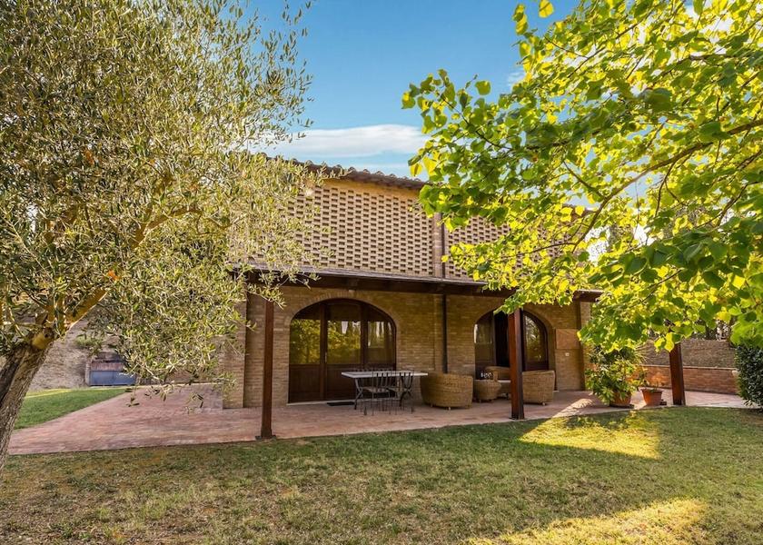 Tuscany Asciano Exterior Detail