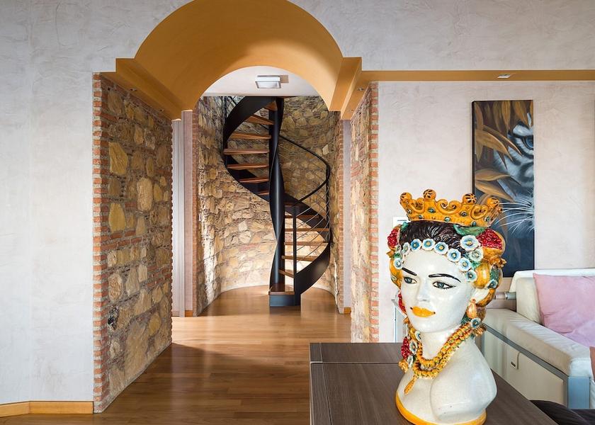 Sicily Letojanni Interior Entrance