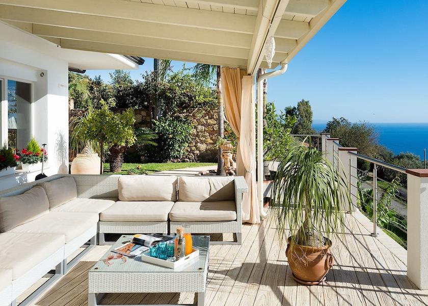 Sicily Letojanni Exterior Detail