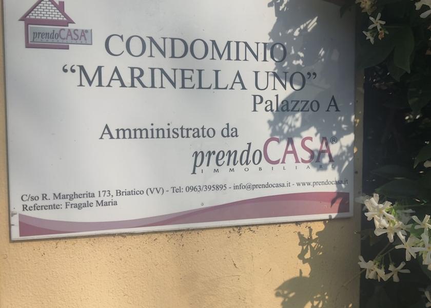 Calabria Pizzo Exterior Detail