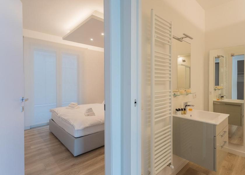 Lombardy Vercana Room