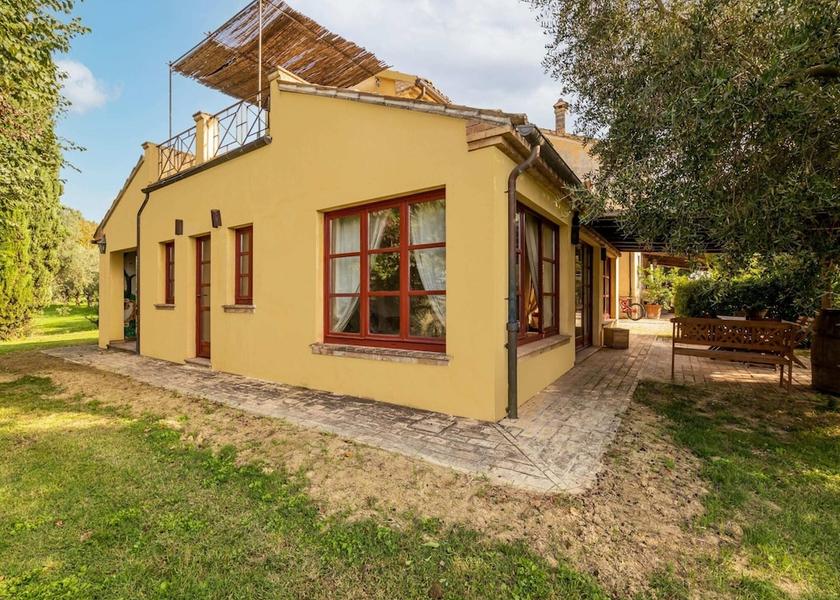 Marche Osimo Exterior Detail