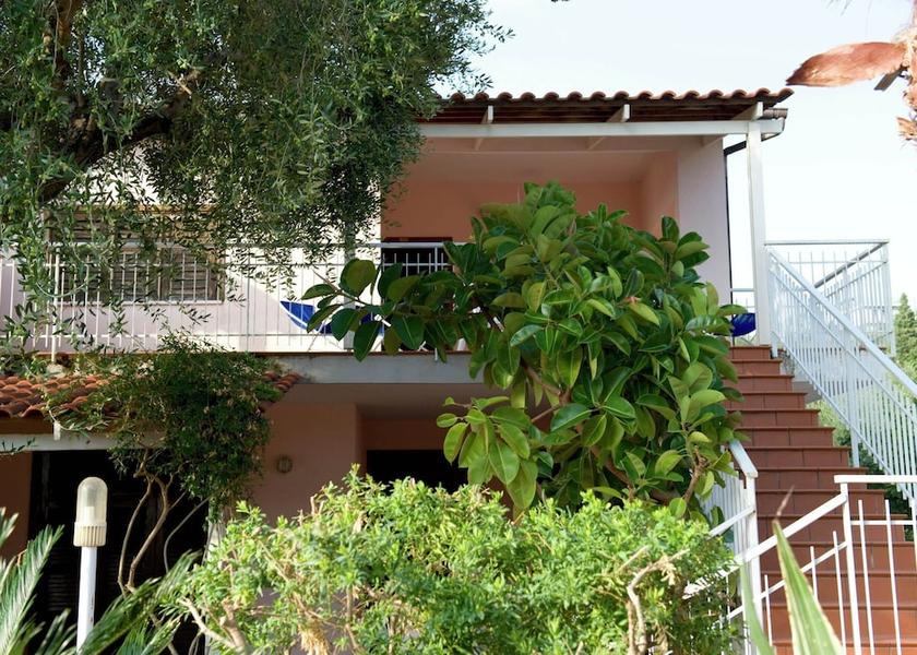 Campania Centola Exterior Detail