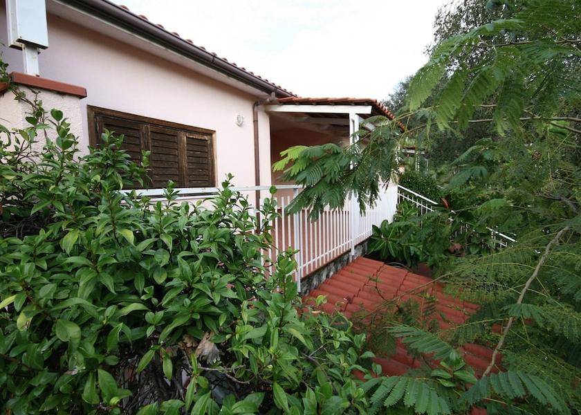 Campania Centola Exterior Detail