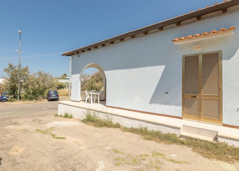 Puglia Taviano Exterior Detail