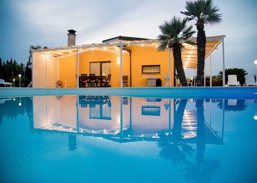 Puglia Melissano Exterior Detail