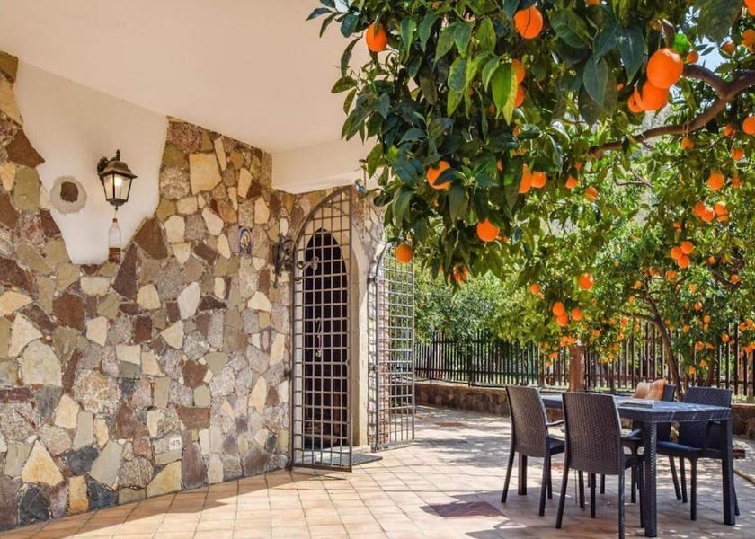 Sicily Gaggi Exterior Detail