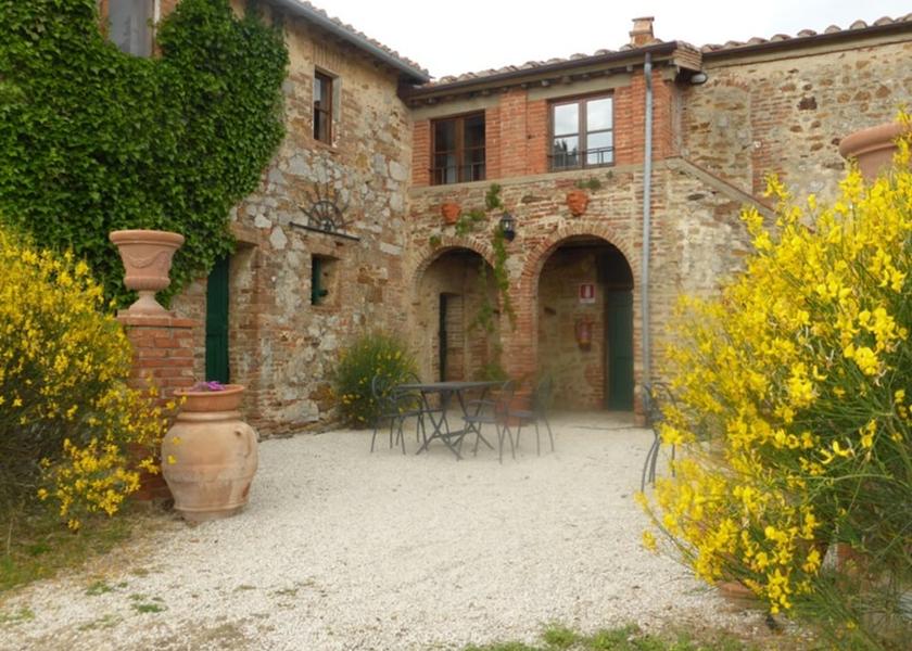 Tuscany Trequanda Facade