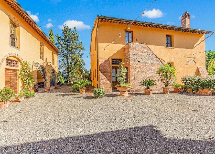 Tuscany San Miniato Exterior Detail