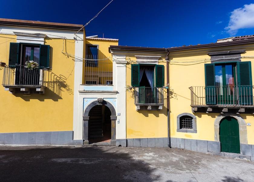 Sicily Linguaglossa Facade